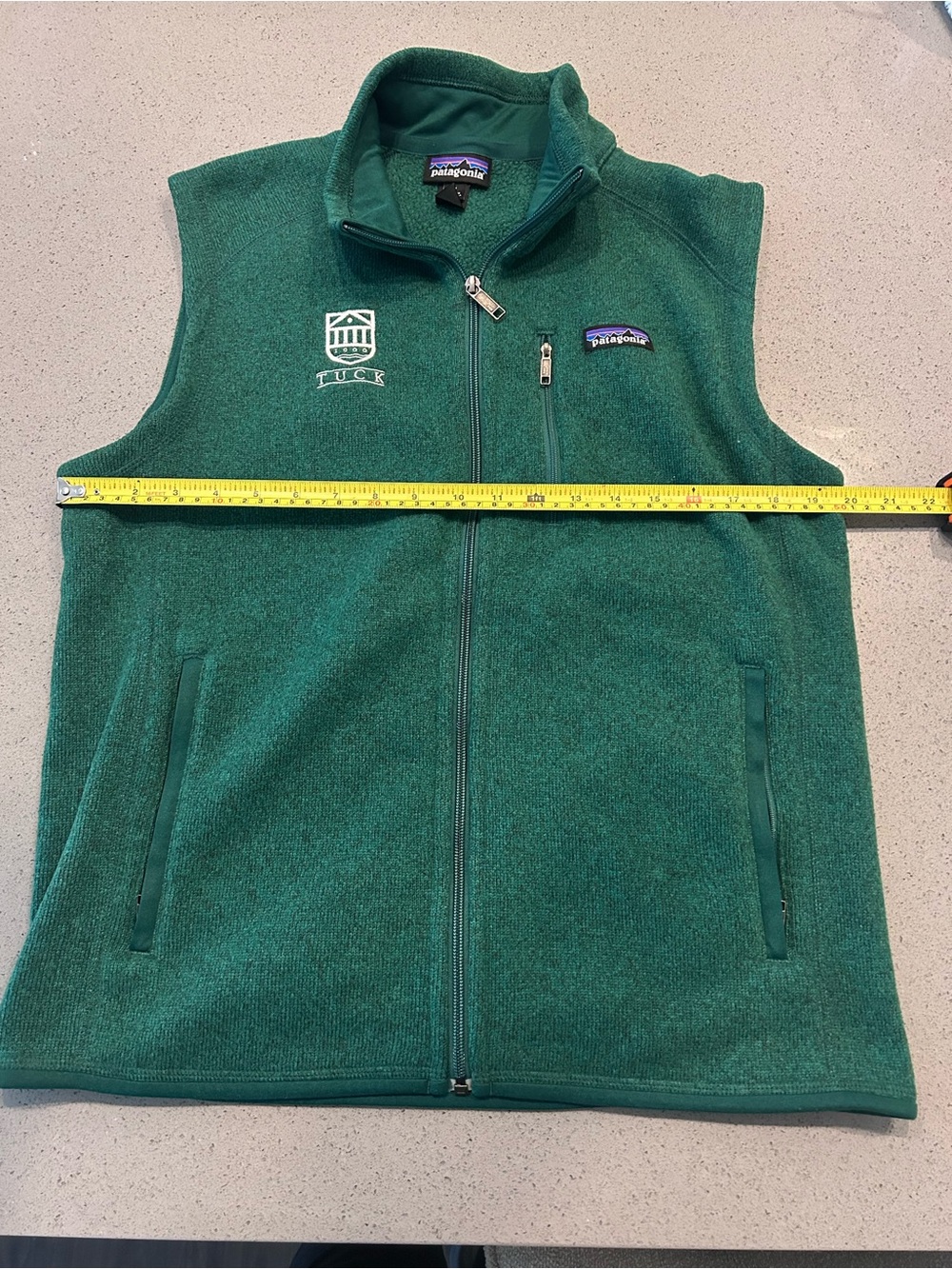 Patagonia Men’s Green Full-Zip Fleece Vest with Chest Patch